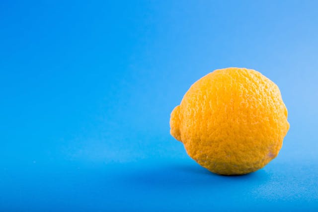 rimedi naturali per l'acidità di stomaco-il limone